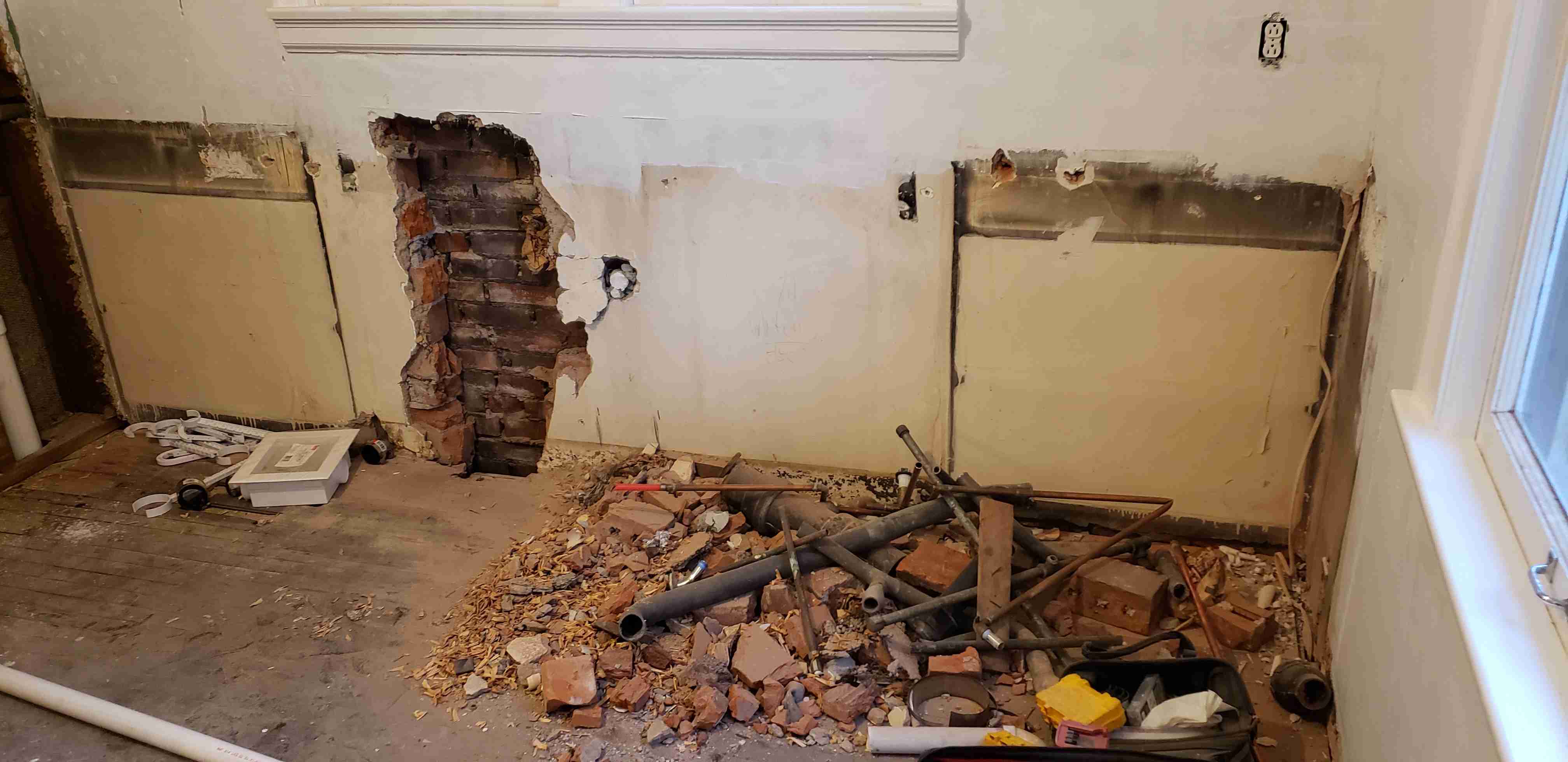 2019-04-22 7320 Goff kitchen plumbing.jpg